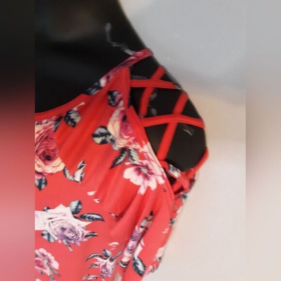 Loralette red floral open shoulder blouse - Picture 3 of 5